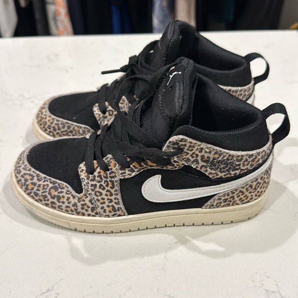 Leopard Jordan's - Picture 1 of 8